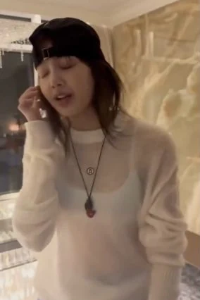 Lalisa Clips original post media attachment.